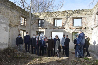 Vali Erol Tarihi Camiyi Gezdi