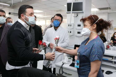 Bağatar Ve Tutuk’tan Sağlık Çalışanlarına Çiçek