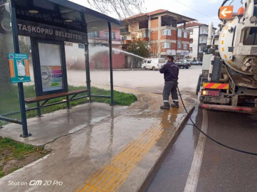 Otobüs Durakları Ve Camilar Dezenfekte Edildi