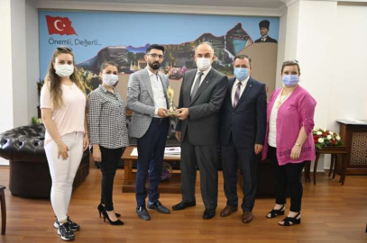 En Başarılı Yardımlaşma Derneği’ne Ödül 