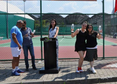 Raketler, “Atatürk Ve Yürüyen Köşk” İçin Savuruldu