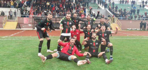 Liderliğin Asistini Altınova Yaptı