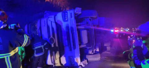 Tıra Sıkışan Sürücüyü Altınova İtfaiyesi Çıkardı