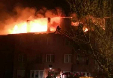 Çatı Yangını Paniğe Yol Açtı