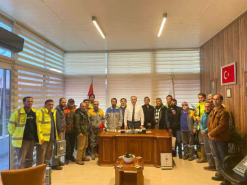 Acar Belediye Personellerini Kutladı