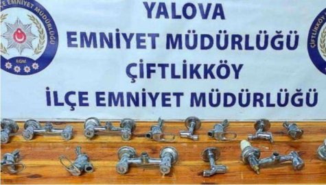 Caminin Musluklarını Çaldılar