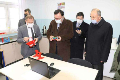 Vali Erol İş Garantili Meslek Lisesini Gezdi