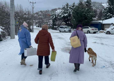 Evde Aşı Çalışmasını Kar Bile Durduramıyor