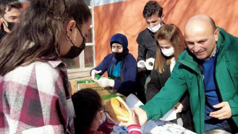 Sucuk Ekmekler Başkan Amca’dan