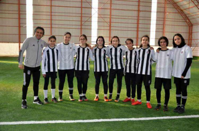 Dişi Kartallar Yalova’da Yetişiyor