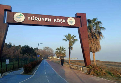 Yürüyen Köşk Yoluna Palmiyeler Dikildi