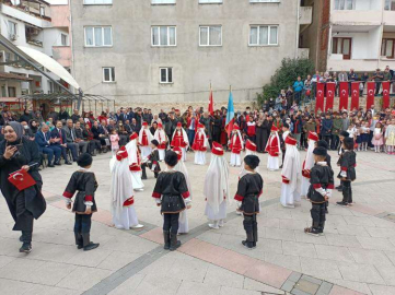 Termal’de Coşkulu Kutlama