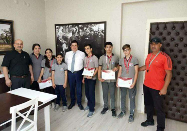 Yeniyol Bilekleri Bükülmeyen Öğrencileri Tebrik Etti