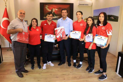 Şampiyonlardan Canbay’a Ziyaret