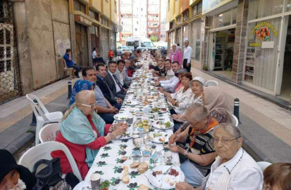 Bağatar Huzurevi Sakinlerini Yalnız Bırakmadı