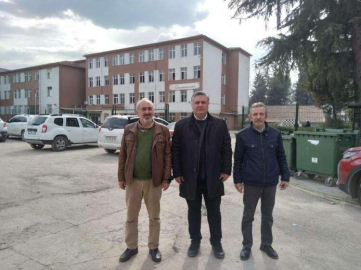 “Atatürk İlkokulu Ve Yalova Lisesi Alanlarını Harcatmayız”