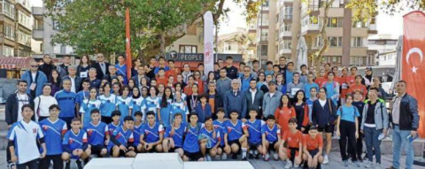 Gençler Cumhuriyet İçin Koştular