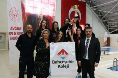 Madalyalarını Akmeşe Taktı