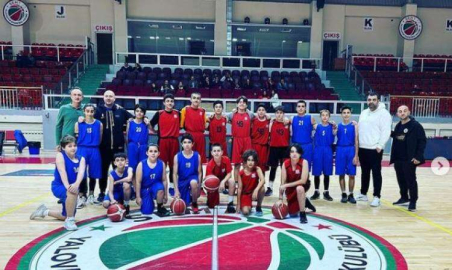 Yalova Belediye Adım Adım Şampiyonluğa Koşuyor