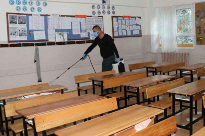 Çınarcık’ta Okullar Dezenfekte Ediliyor