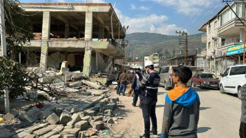 Yalova Belediyesi Ekipleri Hasar Tespiti İçin Bölgede