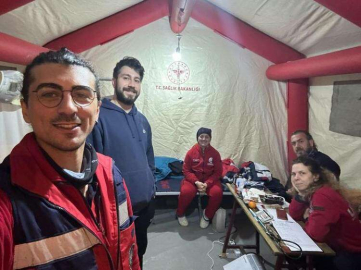 Umke Ekibi Günde 200 Depremzedeye Sağlık Hizmeti Sunuyor