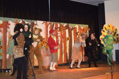 Depremzede Çocuklar, “La Fonten” İle Kahkahaya Boğuldu