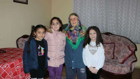 Yaşlılar Evlerinde Ziyaret Edildi