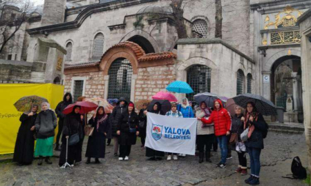Hem Gezdiler Hem İbadetlerini Gerçekleştirdiler  