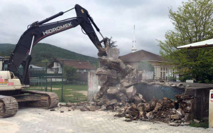 Köylerdeki Metruk Binalar Yıkılıyor