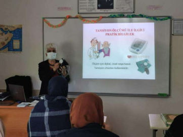 Kursiyerlere Astım Ve Hipertansiyon Semineri