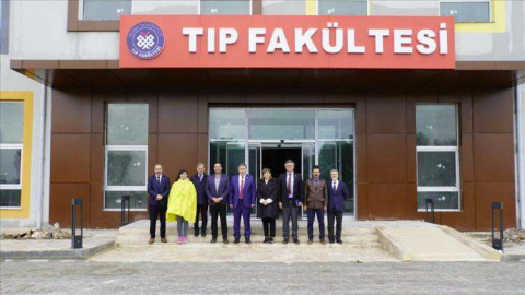 Tıp Fakültesi Tabelası Asıldı
