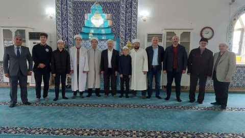 Çiftlikköy’de Mihrap Ve Minberde Gençler Var