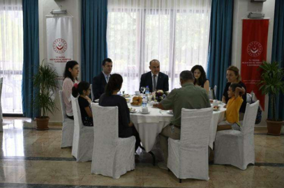 Vali Erol’dan Koruyucu Ailelere Teşekkür