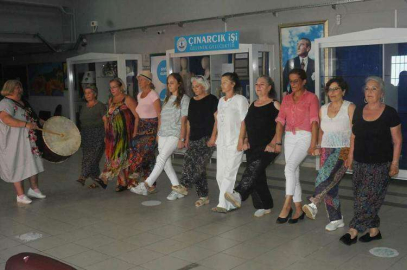 50 Yaş Üstü Halk Oyunları Ekibi Gençleri Aratmıyor