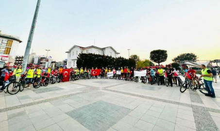 Bisikletçilerden 30 Ağustos Zafer Turu 