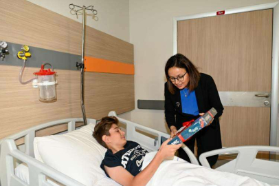 Vali Kaya’dan Hastane Ziyareti