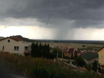 Altınova’da Hortum Oluştu