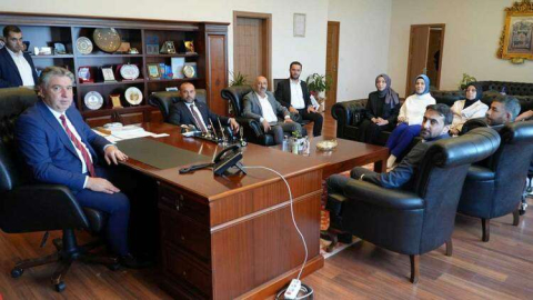 Güçlü, Rektör Bahçekapılı’yı Ziyaret Etti