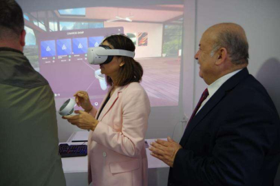 Vali Kaya Vr İle Orman Gezintisi Yaptı