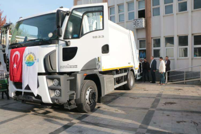 Çınarcık Belediyesi’ne Yeni Çöp Aracı Hibe Edildi