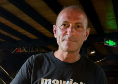 Güvenlik Görevlisini Göğsünden Vurdu