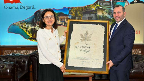 Tutuk’tan Vali Kaya’ya Çınar Yapraklı Yalova Kağıdı