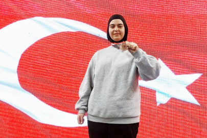 Yalovalı Aleyna Boksta Türkiye Üçüncüsü Oldu