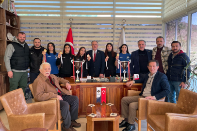 Termal Belediyespor Kadın Güreş Takımı Türkiye Şampiyonu Oldu