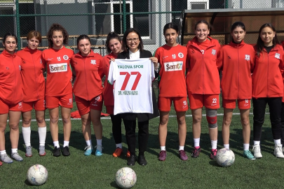 Vali Kaya’da İldeki Başarılı Kadınlarla Buluştu