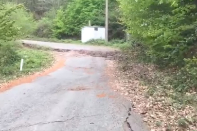 Yeşil Mavi Yol Kayıyor