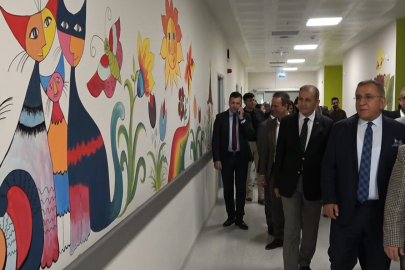 Hastane Koridorları Sanat Galerisine Döndü