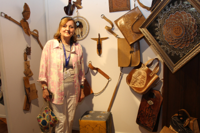 Deri İşleme Sanatını Gelecek Nesillere Aktarıyor