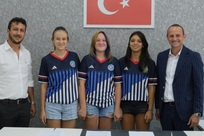 Çiftlikköy’de Filenin Sultanları İmzaları Attı